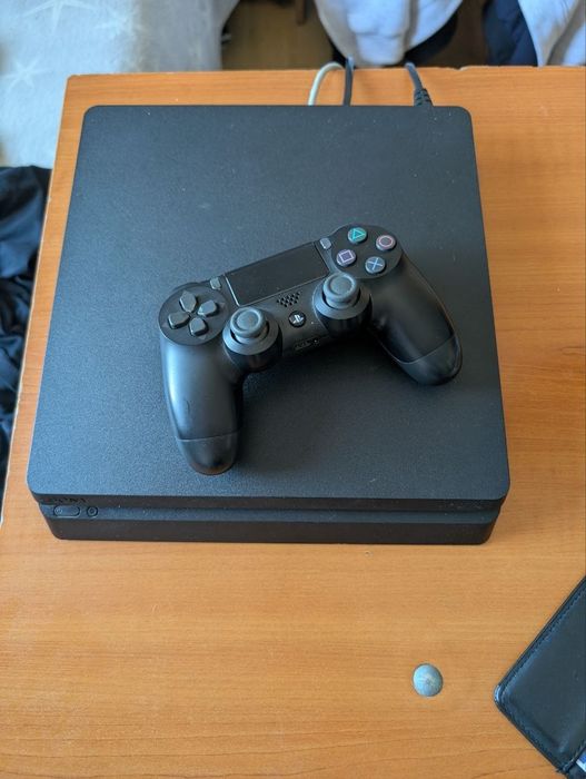 Vand playstation 4 slim 1 tb