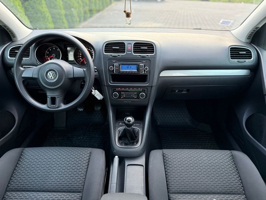 VW Golf 1.2 benzină 105 cp model 2012 euro 5 
-199970 km