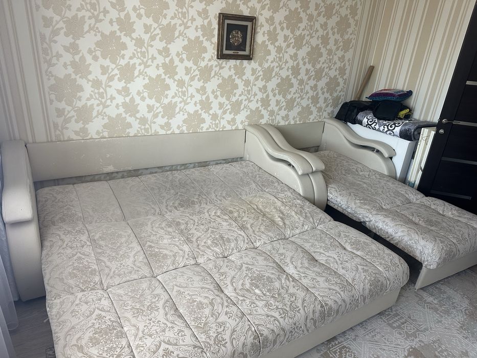 Диван И кресло.