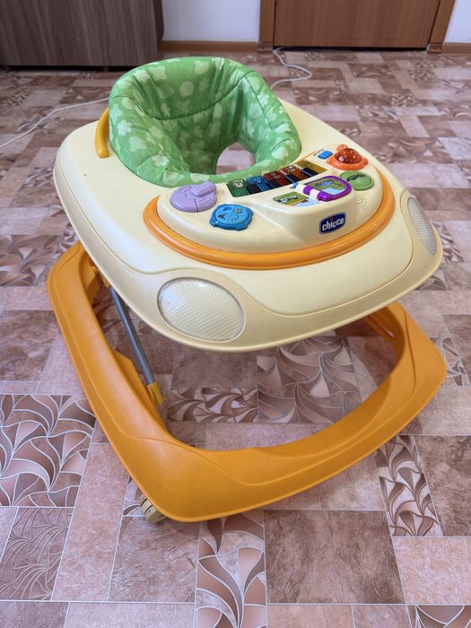 Продам детские ходунки Chicco