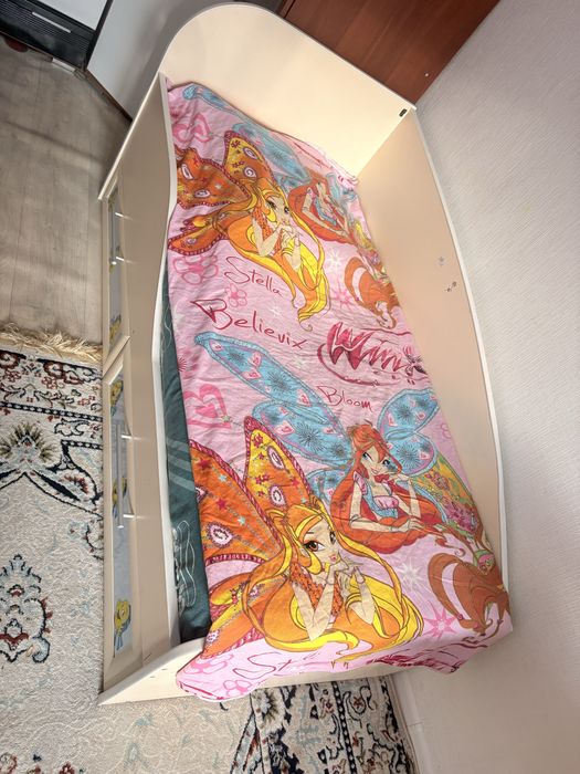 Кровати и диван в детскую