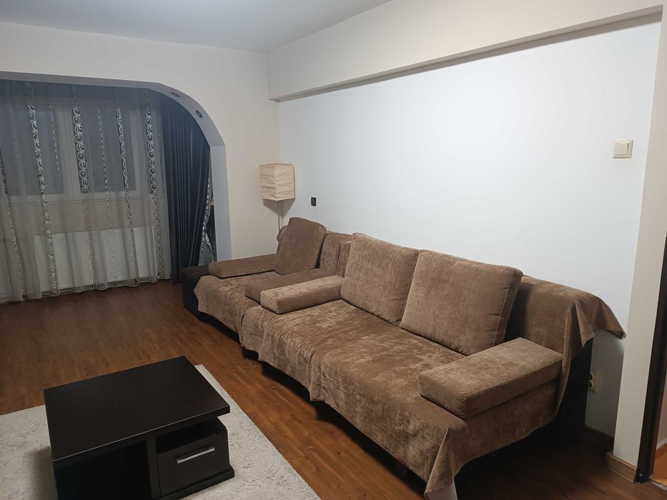 Închiriez apartament 2 camere decomandat