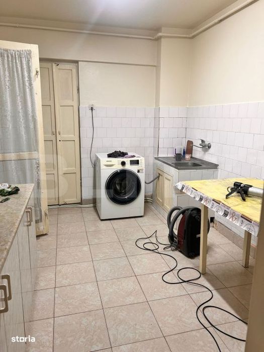 Apartament 4 camere,2 bai,2 balcoane+boxa zona CEC — fotografia 3
