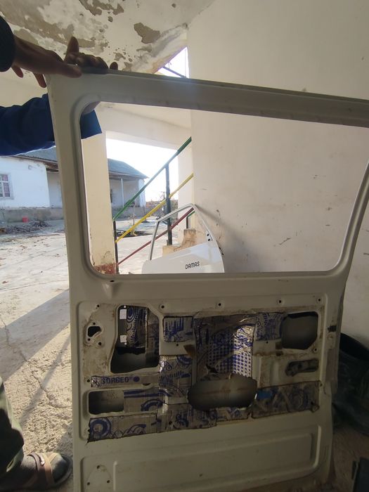 Damas 2 Oldi yon eshiklari oʻn taraf