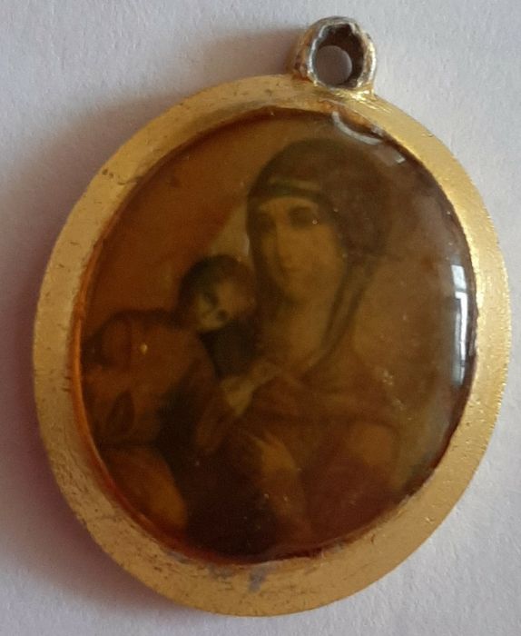 Златиста икона на Св Николай Чудотворец  и Ламинирана иконаСв.Марина