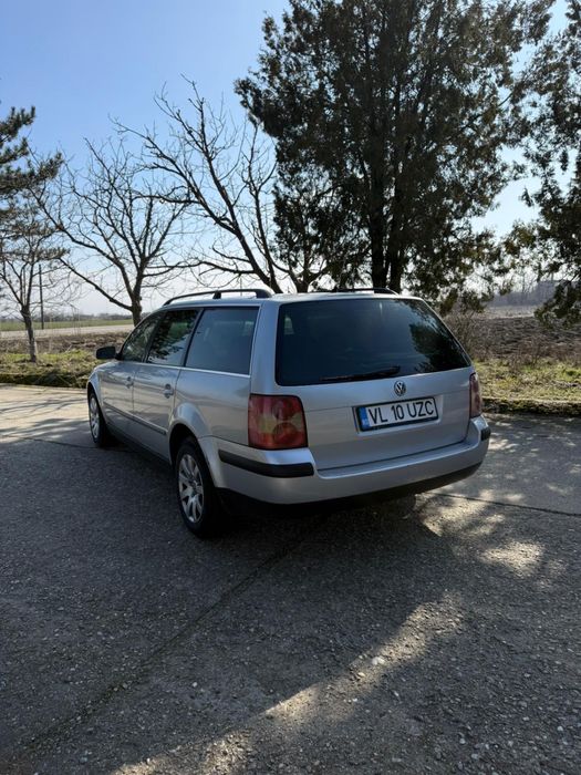 Vând Volkswagen Passat B5
