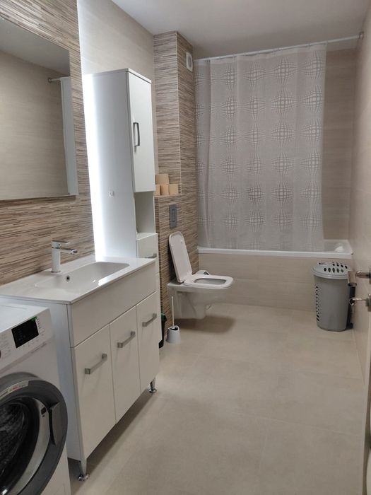 Inchiriez apartament