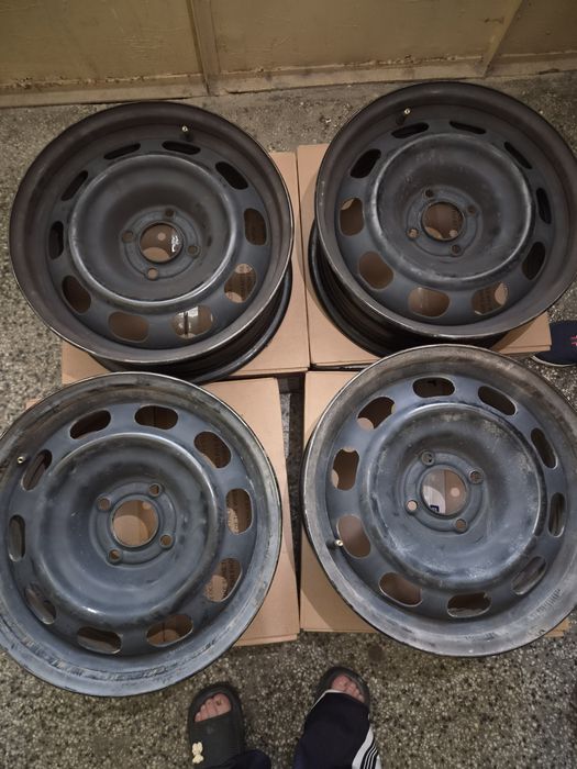 Оригинални метални джанти от Citroen C4 2022 година с болтове  4x108 R16 65.1 mm J6  5   ET32