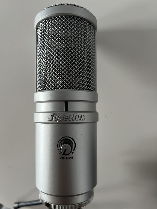 Microfom studio superlix E205U