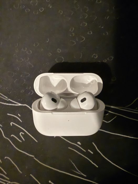 AirPods Pro 2 Folosite foarte putin aproape noi