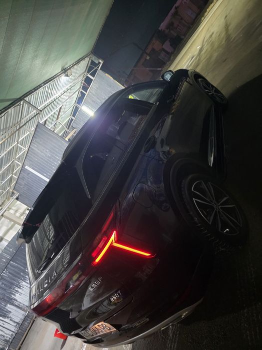 Nissan venucia 2022 gibrid