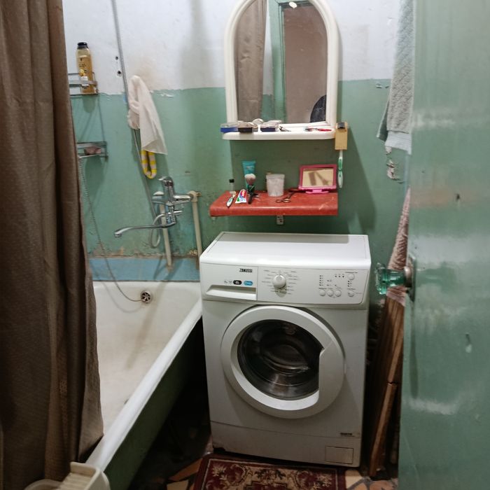 Продается трёхкомнатная квартира возле Бектимирского Ровд