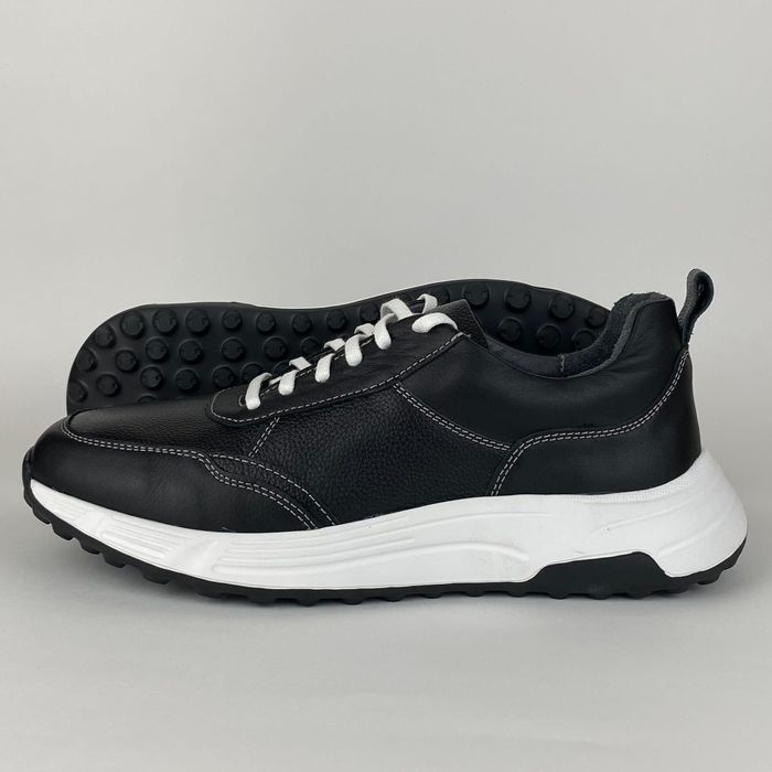 Кроссовки кожанные.