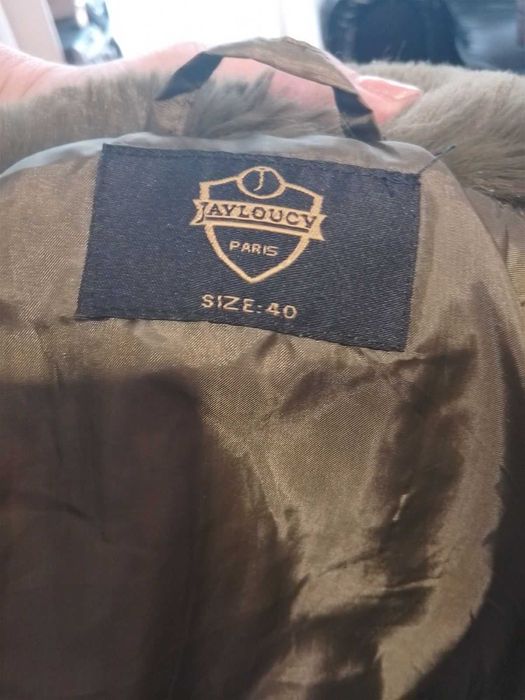 ЧИСТО НОВО зимно палто- масленозелено