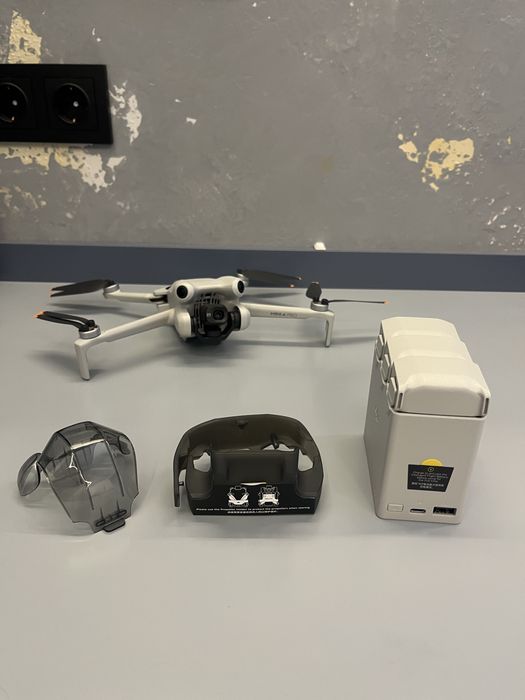 Продам дрон «DJI Mini 4 Pro Fly More Combo Plus»