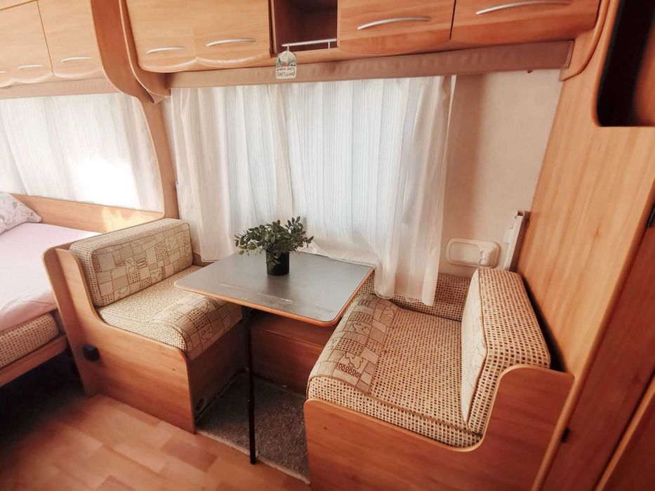 Vând Rulota marca Adria Adora Caravan, fabricatie europeana, din anul 2006, modelul de varf de la Adria.