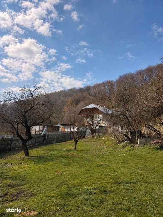 Teren 1.002 mp langa Manastirea Namaesti