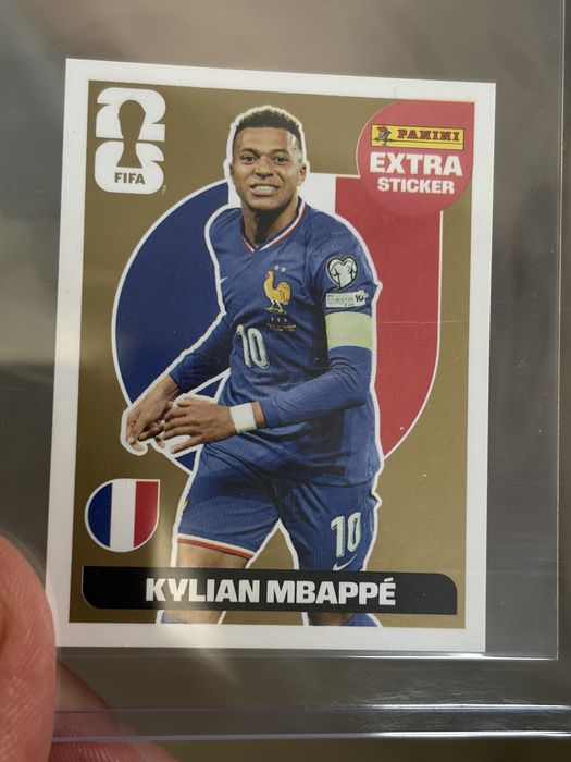 Extra sticker Mbappe Gold