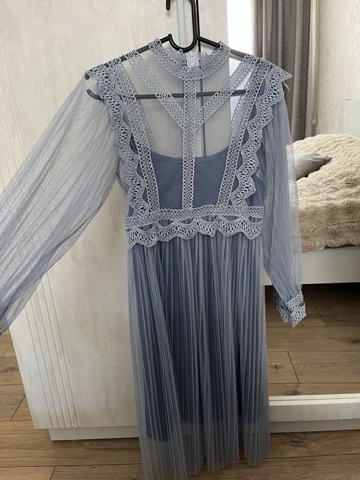 Платье голубое в отличном состоянии