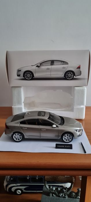 Aduc machete 1 18 Skoda/VW/Volvo cu imperfecțiuni la vopsea