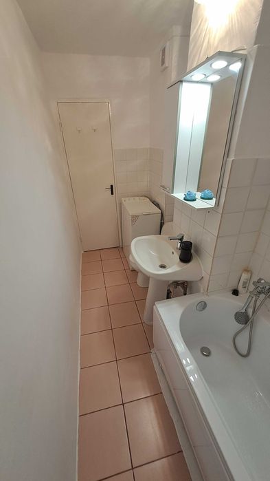 Inchiriez apartament 1 camera decomandat, 32 mp + balcon, Complexul Studentesc