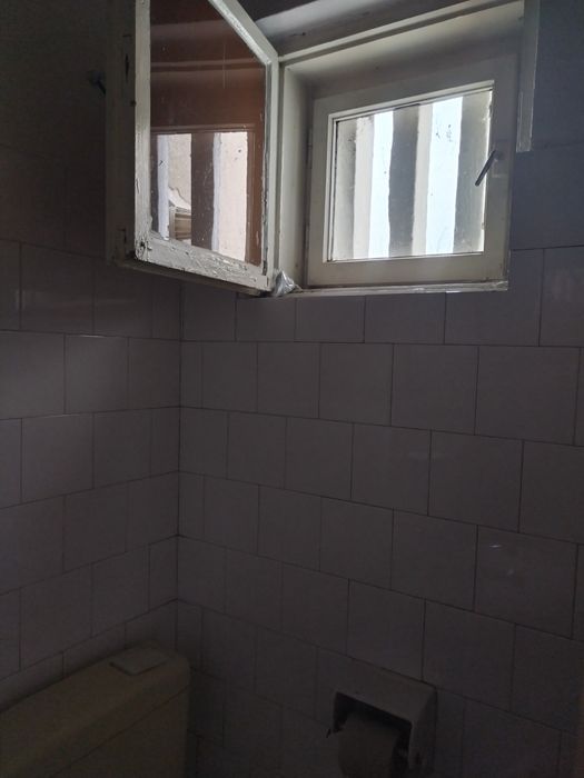 Vând apartament spațios cu 3 camere, 66 mp,etaj 3, zonă centrală Deva