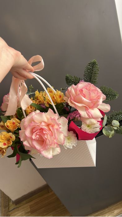 Цветы свежие срочно продам 2 букета срочнооооооо