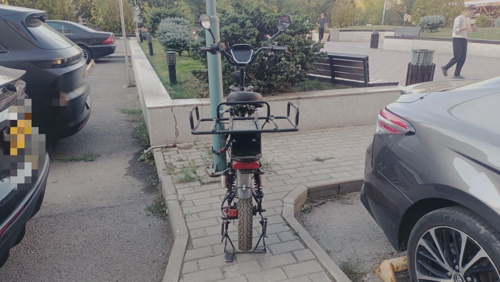 Электровелосипед/мопед.