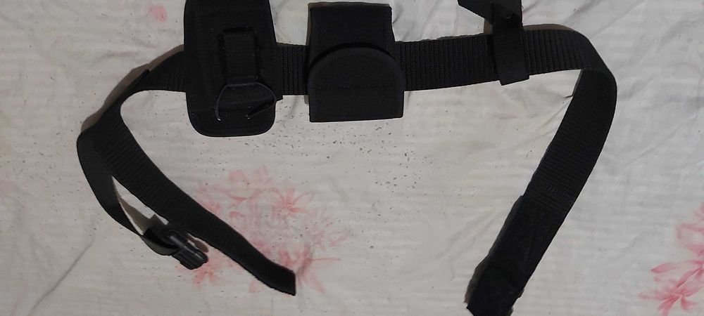 Продавам нов черен колан 120 сантиметра с аксесоари