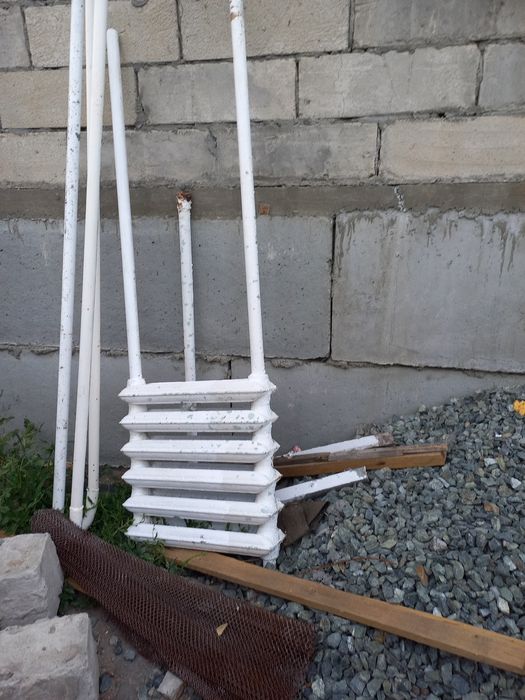 Продам чугуные батареи