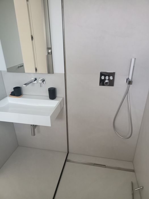 Meseriași în construcții