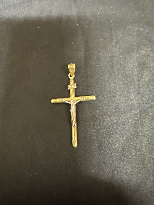 Pandantiv cruciulita din aur de 14k