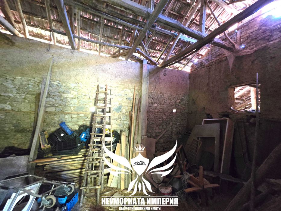 Продавам двуетажна вила/къща 140РЗП с 760кв.м. двор село Новаково