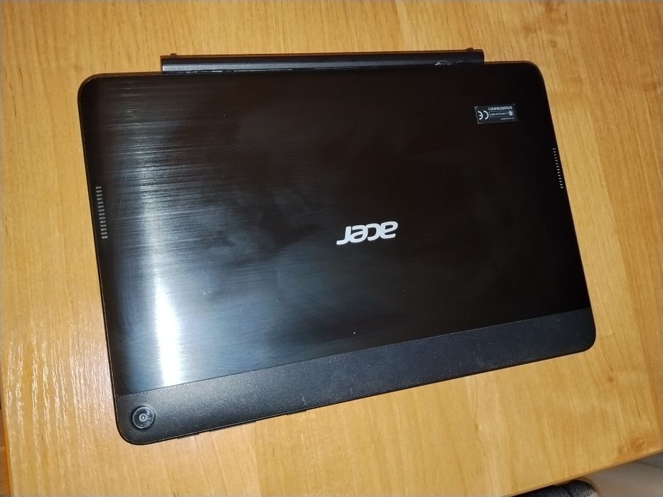 Acer One 10 S1003 — планшет Windows + клавиатура