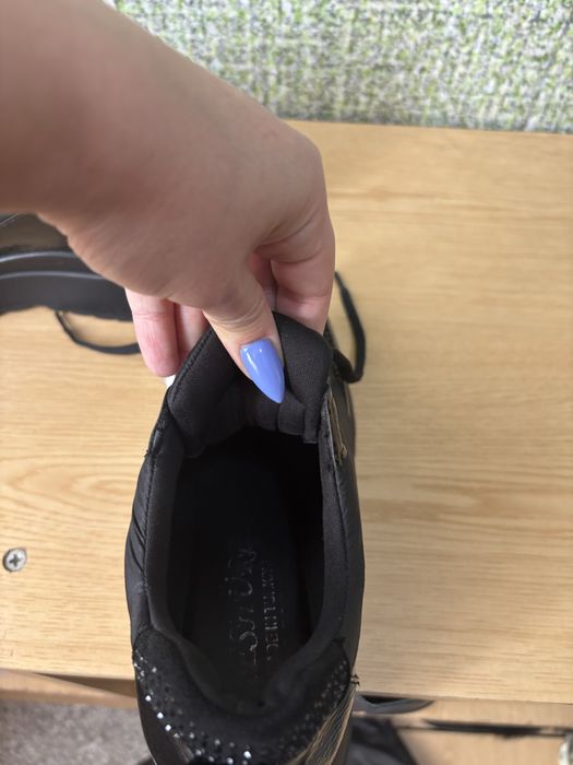 Чисто нови обути веднъж обувки със скрита платформа!!