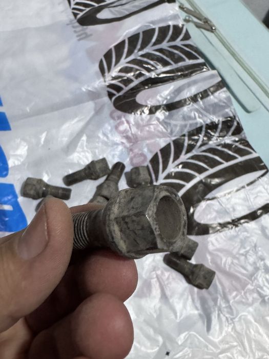 Продам болты на штампы Ваз