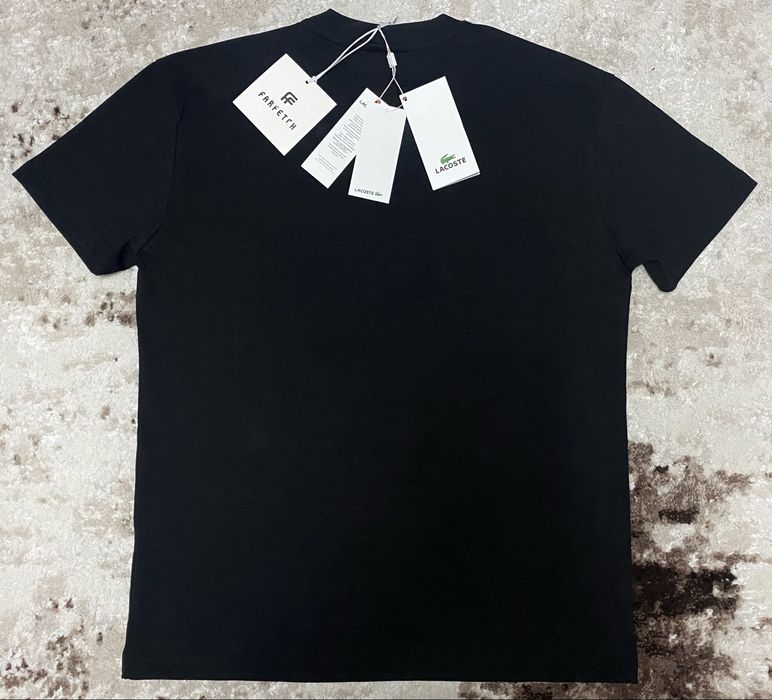 Vand tricou nou de barbati Lacoste