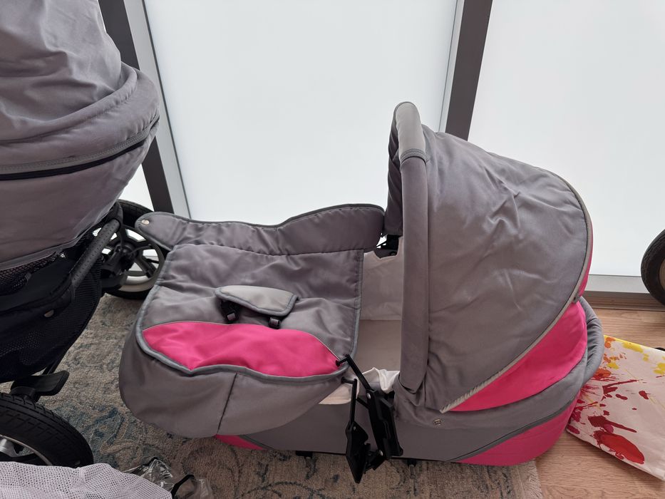 Срочно продам комплект коляска и люлька