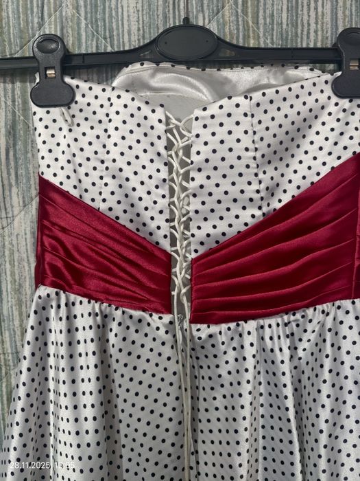 Абитуриентски рокли