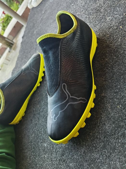 Ghete fotbal gazon sintetic Puma Finesse negru fluyellow