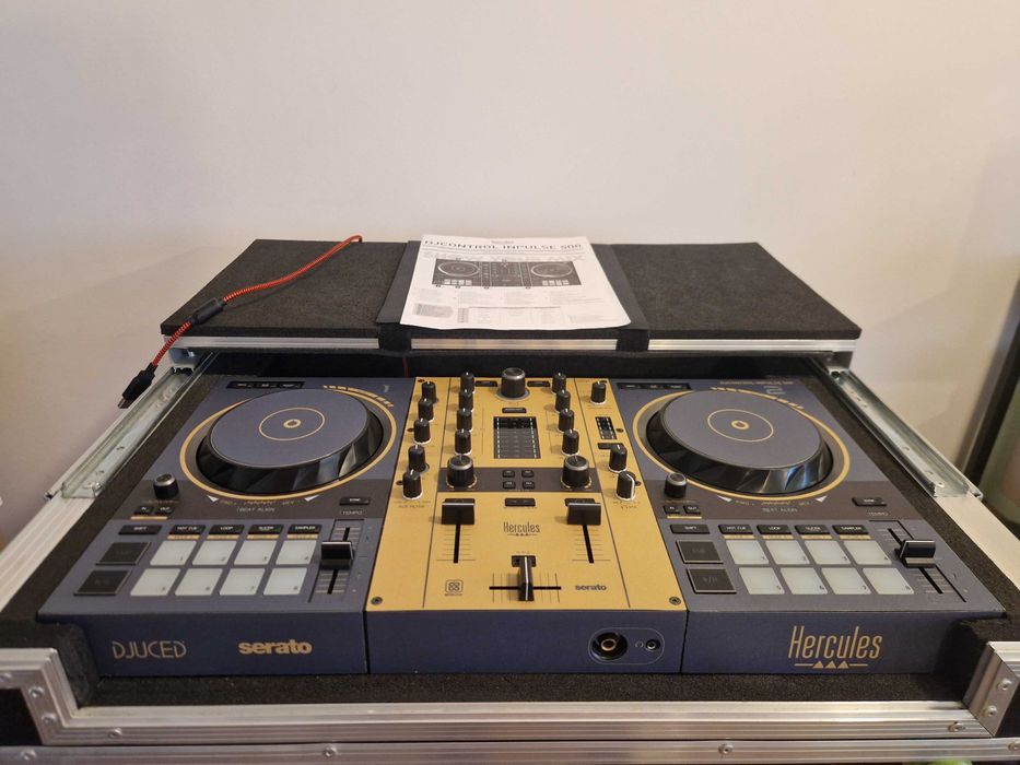 Consola DJ Hercules Inpulse 500 + case