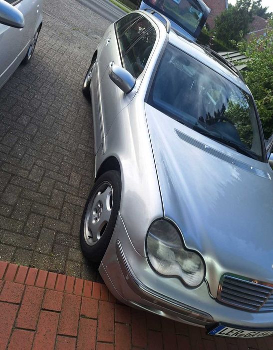 Mercedes-Benz C220 automat