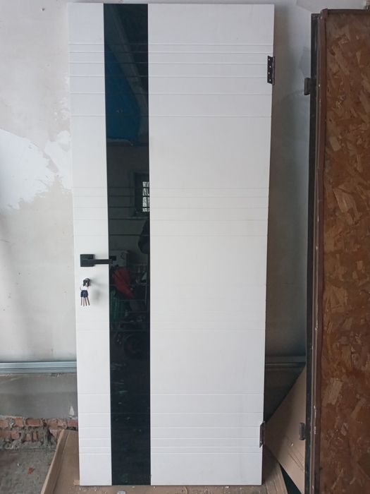 Продам двери б/у