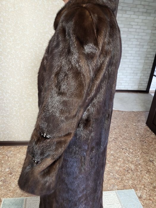 Продам норковую шубу
