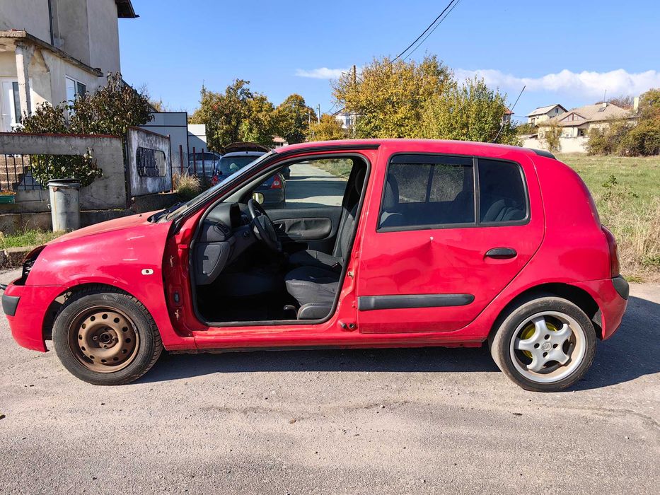 Продавам Рено Клио 1.5dci 65hp и 82 коня на части