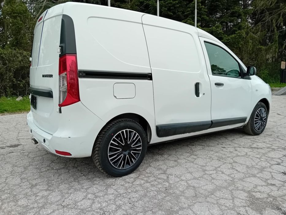 Продавам Дачия Докер 1.5dci 2021г.