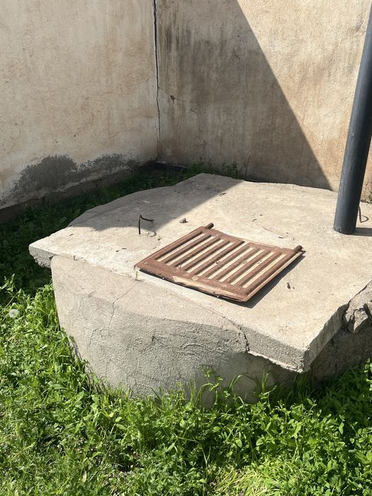 Hovli sotiladi.24 sutixli