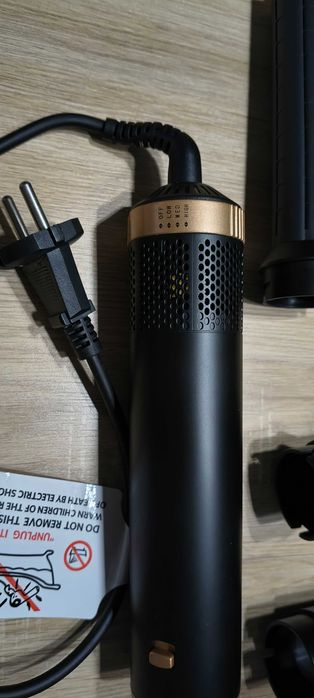 Uscator de par Vala Tech 5-in-1, multistyler, 1000W
