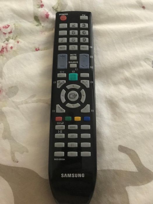 Televizor color Samsung 81 cm, HD, cu telecomanda