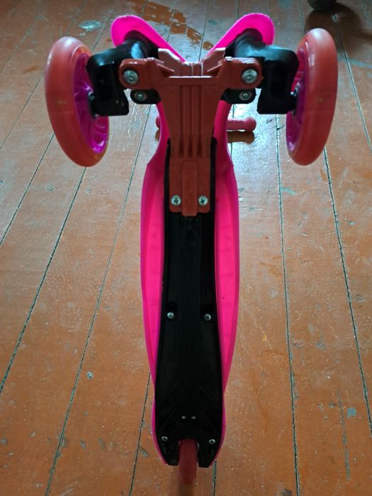 Самокат в отличном состоянии